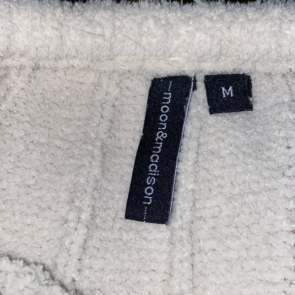 Fuzzy knitted sweater - Picture 2 of 3